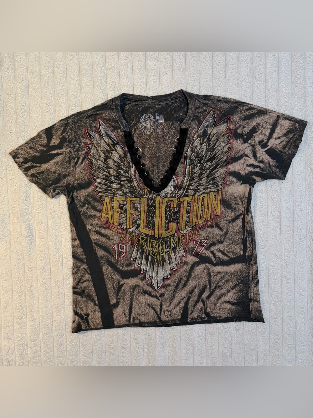 Affliction American Metal 1973 Eagle Lace-Up V-Neck Tee Acid Wash M